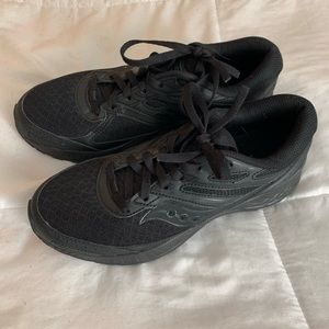 Black saucony running shoes